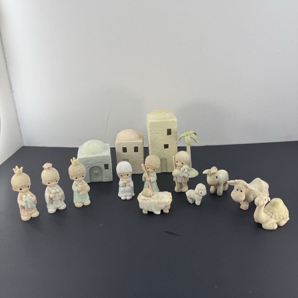 Precious Moments Come Let Us Adore Him Nativity Set & Buildings E2387 E2395